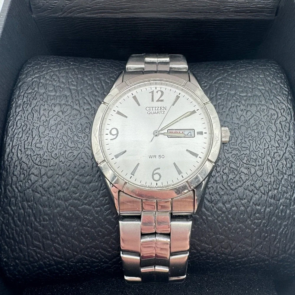 Citizen Quartz Mens Watch Silver Tone Stainless Steel Day Date WR50 2500-S074504